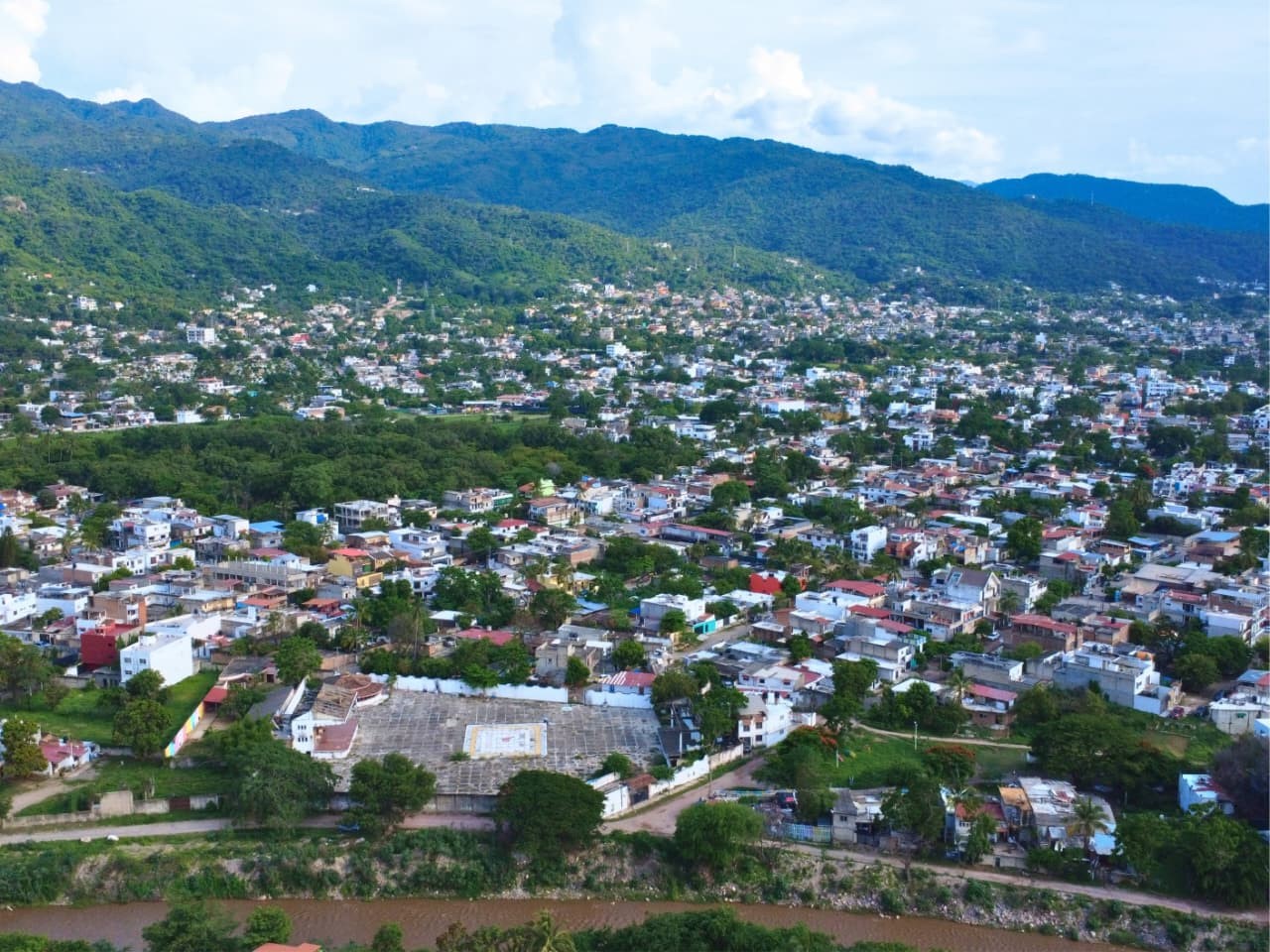 ¿Puerto Vallarta o Riviera Nayarit? Cómo elegir la mejor zona para comprar una propiedad
